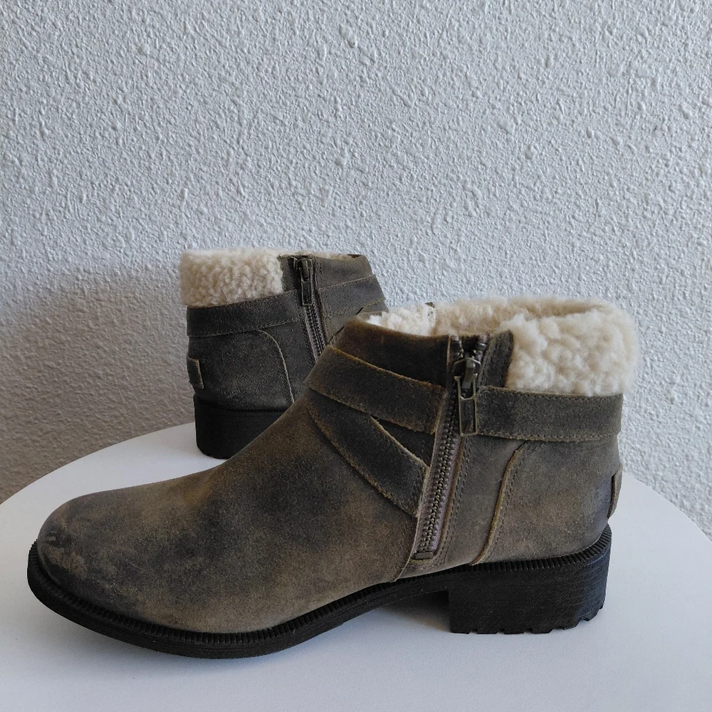 UGG Waterproof Leather Chelsea Zipper Ankle Booties